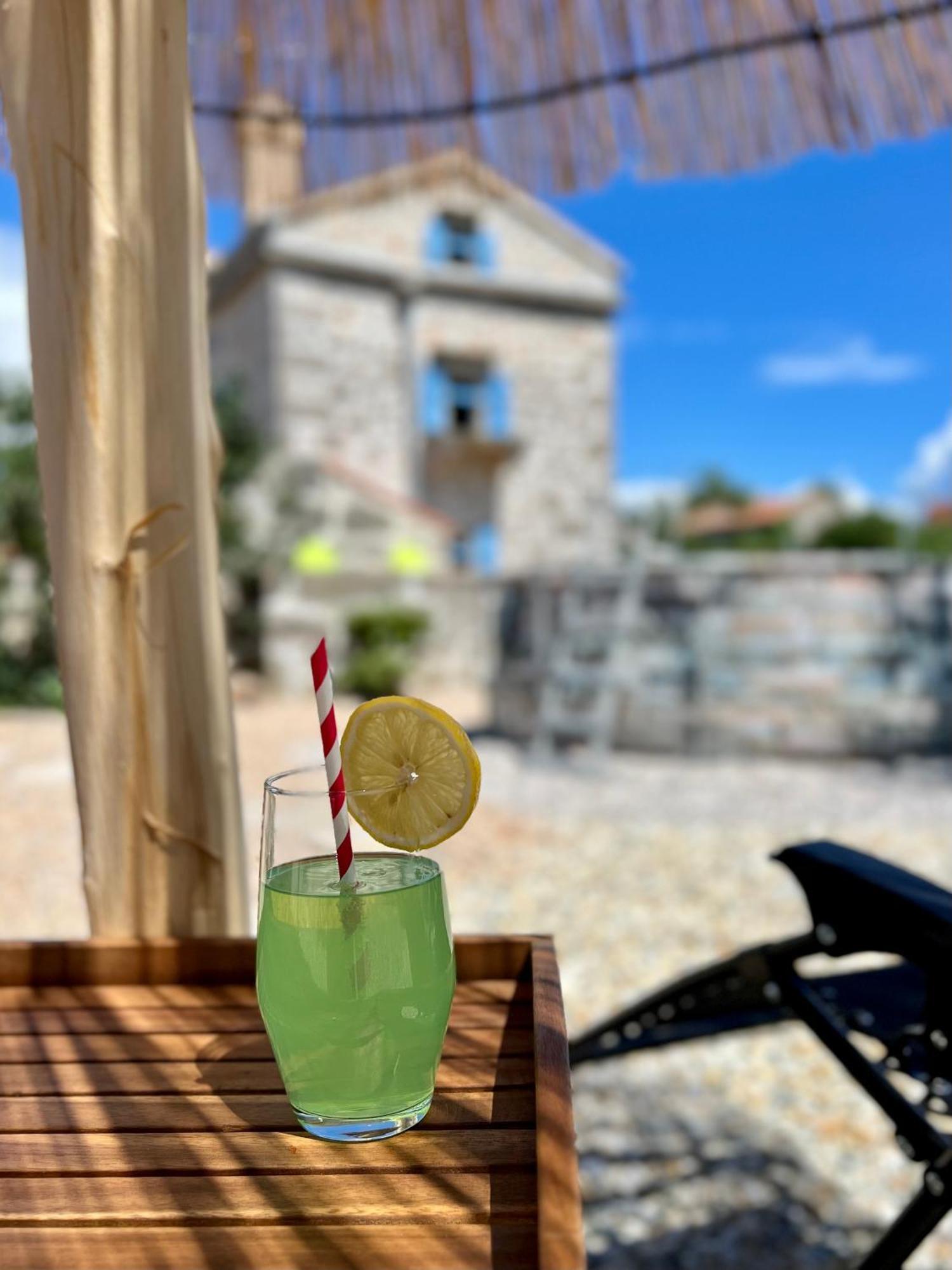 Tona Villa Nenadici (Krk)
