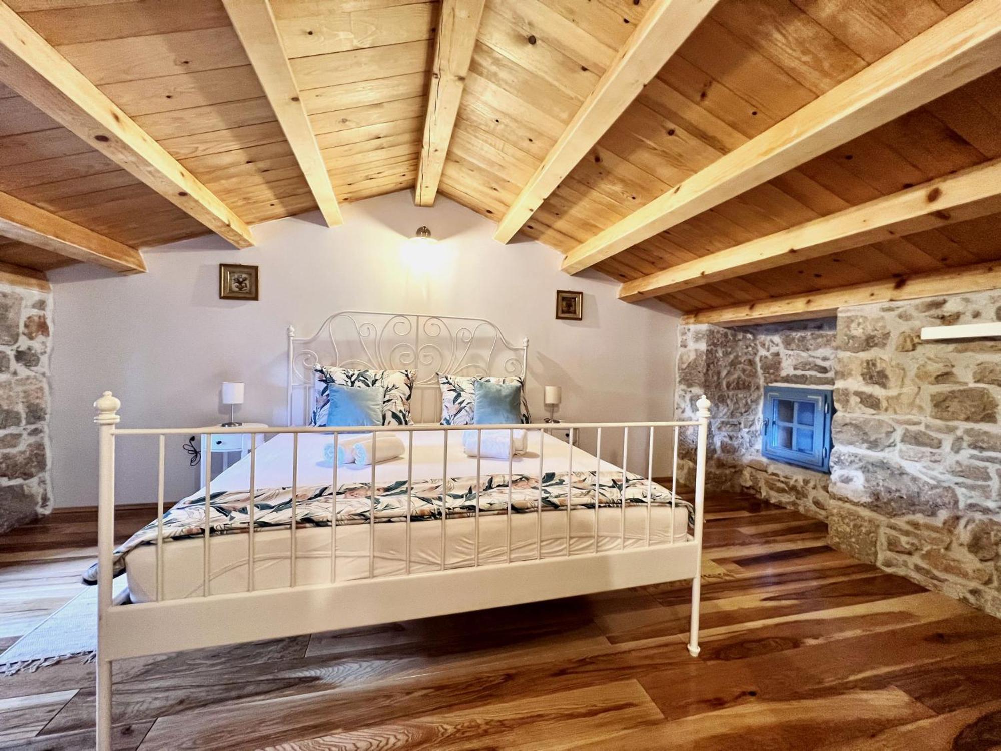 Villa Tona Nenadici (Krk)