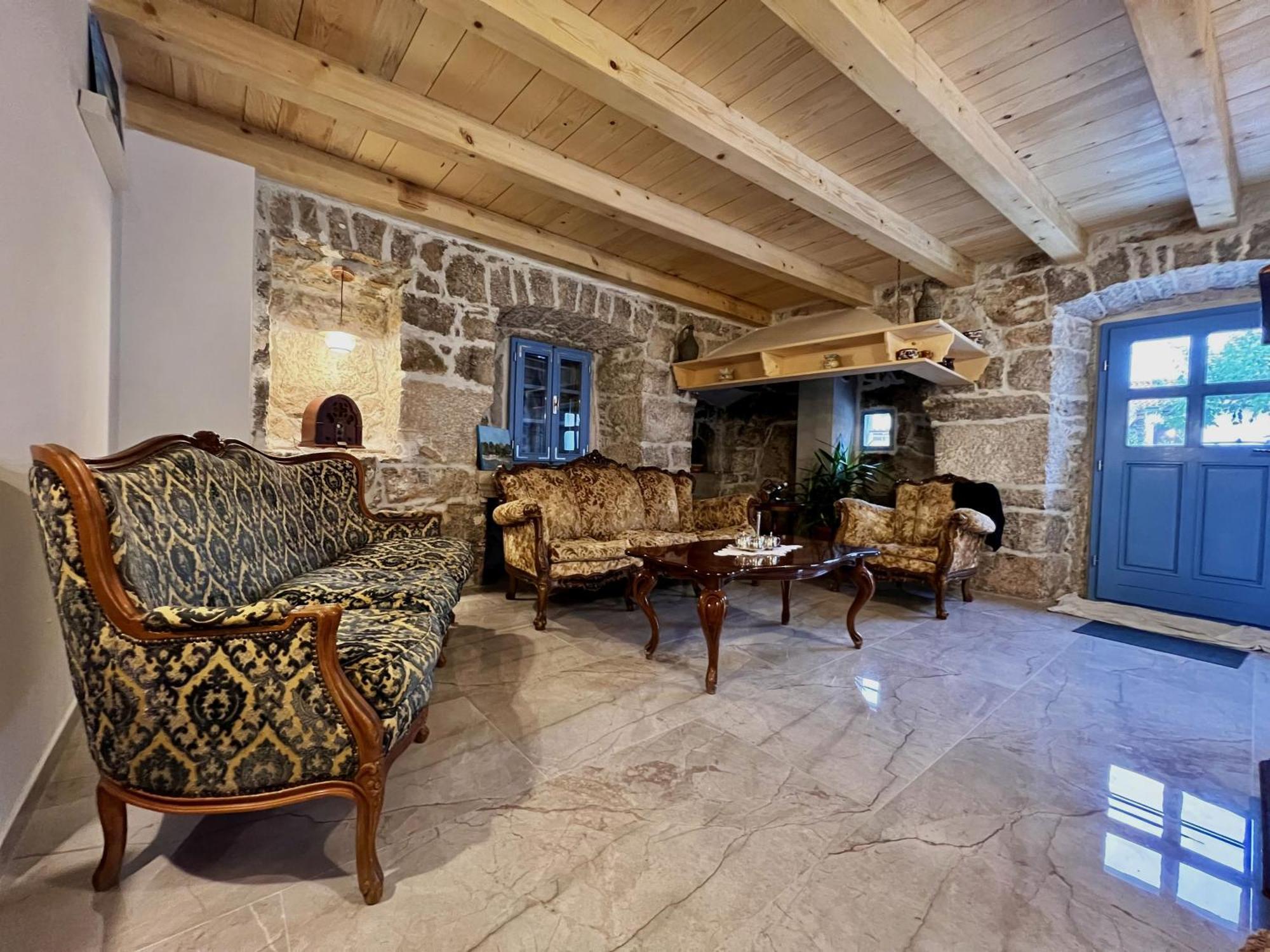 Tona Vila Nenadici (Krk)
