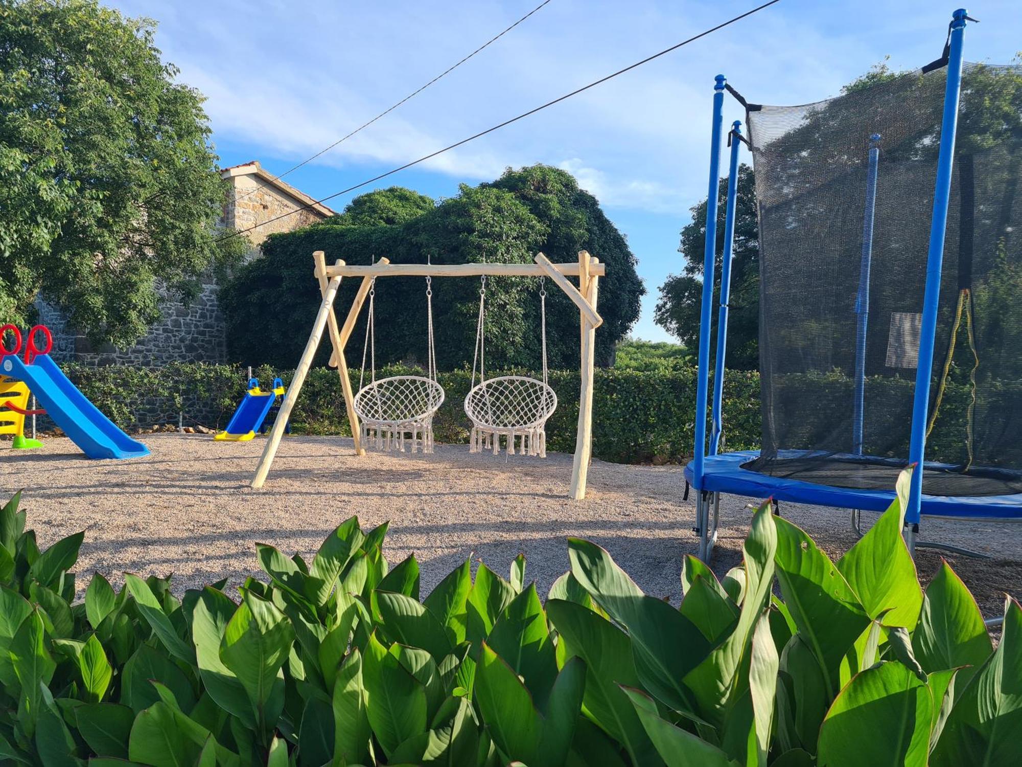 Tona Villa